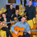 Gitarren in der Scheune