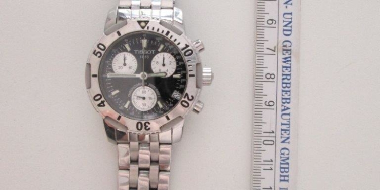 Zeugen gesucht – Wem gehört diese Uhr?