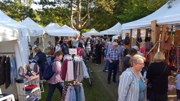 3. Möllner Handgemacht- Kunst- und Handwerkermarkt im Kurpark der Eulenspiegelstadt