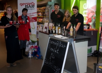 ‚genießBar‘ und Marktkauf Süllau spenden 300 Euro für Sprachkurse