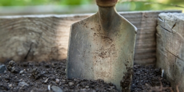 Gartengestaltung für die geflüchteten Familien in Groß Weeden