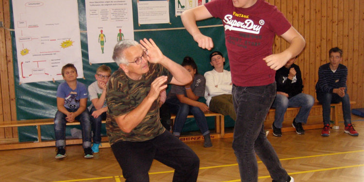 ‚Fit für die Fete‘ – ein Parkour gegen Gewalt