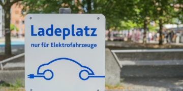 E-Mobilität: Bund fördert Kommunen und private Investoren beim Aufbau der Ladeinfrastruktur