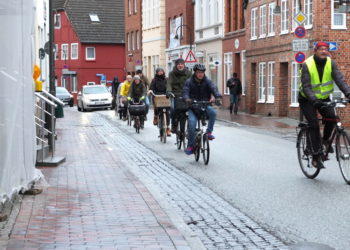 Erster Fahrrad-Korso in der Möllner Innenstadt