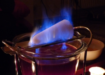 Die Feuerzangenbowle: Magische Momente bei den Landfrauen