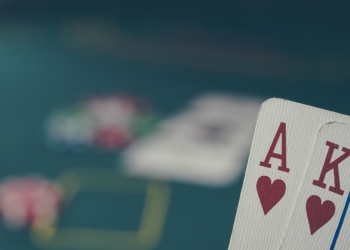 Pokern auf den Sieg: Glücksspielanbieter sponsern Fußballclubs