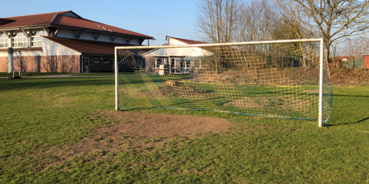 Fußballer des Krummesser SV bekommen Kunstrasenplatz