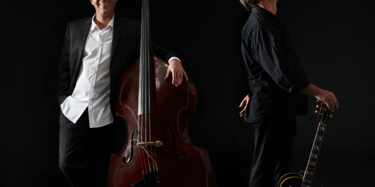 Jazz in Ratzeburg: Martin Wind und Ulf Meyer verzaubern auf zehn Saiten