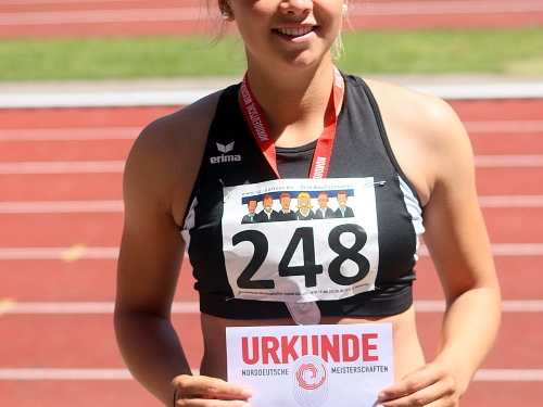 Norddeutsche Leichtathletikmeisterschaften: Jennifer Albert holt Silber im Speerwerfen der WJ U20