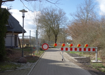 Schrankenanlage im ‚Alten Postweg‘ schützt Krötenwanderung