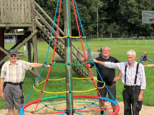 Neues Spielgerät auf dem Steinhorster Spielplatz