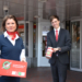 Sammelpunkte für ‚Weihnachten im Schuhkarton‘ wieder in allen Filialen der Kreissparkasse