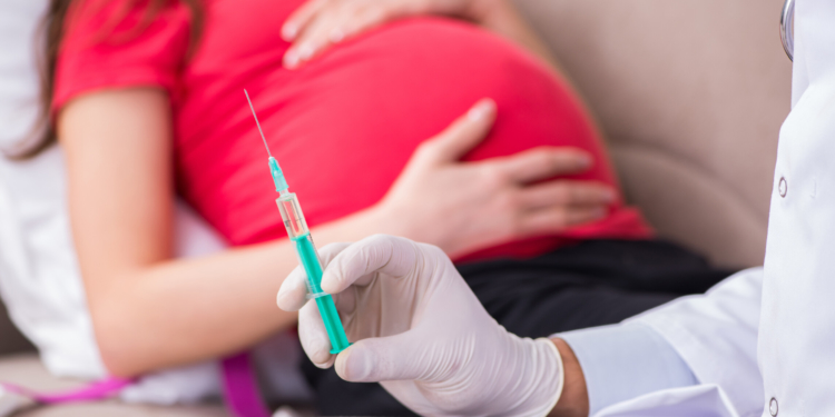 Krankenkassen zahlen Keuchhusten-Impfung für Schwangere