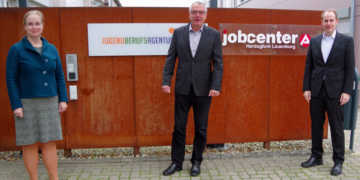 Ulrich Elsweier für weitere fünf Jahre als Leiter des Jobcenters Herzogtum Lauenburg bestätigt