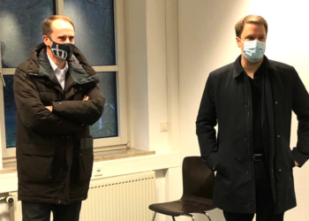 Christopher Vogt lobt Arbeit des Impfzentrums in Alt-Mölln