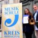 Für klangliche Vielfalt: Kreissparkasse spendet neue Musikinstrumente für die Kreismusikschule