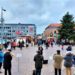 Weihnachtsmannbesuch lässt Kinder strahlen