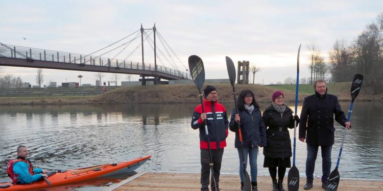 Neue Steganlage am Hafen