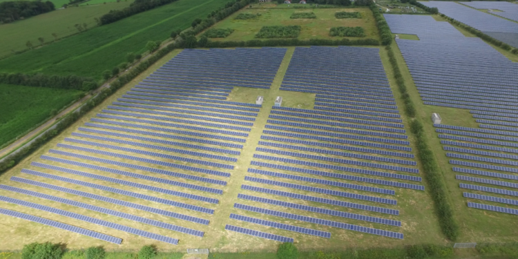 Mehr erneuerbare Energie-Leistung im Stromnetz als im Vorjahr
