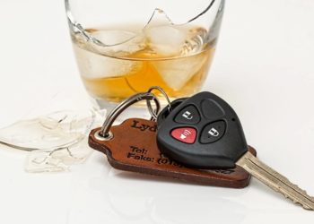 Mit mehr als zwei Promille und ohne Führerschein unterwegs