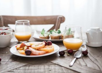Wiedereröffnung des Cafés Kunterbunt