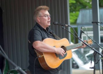 Kultur auf Dorf-Tour mit Alex Erskine