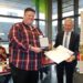 Langjähriger Vorstandsvorsitzender des Kreisjugendringes Jens Pechel mit Kreisplakette geehrt