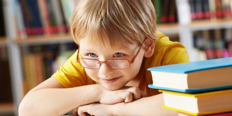 Zum Schulbeginn die Sehstärke im Auge behalten