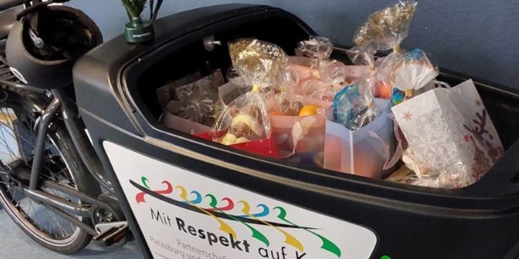 „Drei Nikoläusinnen unterwegs“