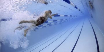 Kraul-Schwimmkurs für Erwachsene an