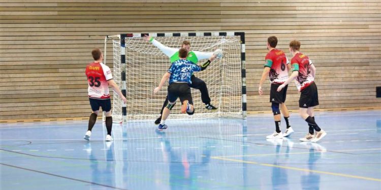 Spannendes Handballderby mit Tills Löwen