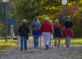 Mit Nordic Walking fit in den Frühling