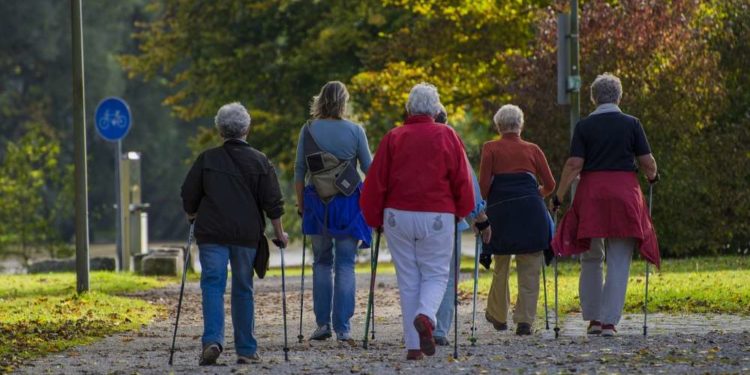 Mit Nordic Walking fit in den Frühling
