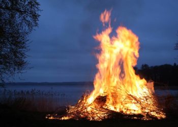 Osterfeuer für Groß und Klein in Ratzeburg