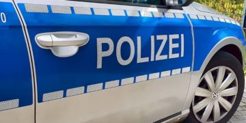 Zeugen nach Verkehrsunfallflucht gesucht