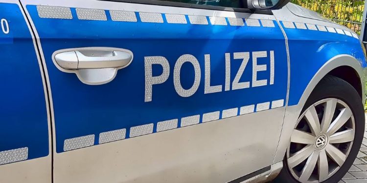 Zeugen nach Verkehrsunfallflucht gesucht