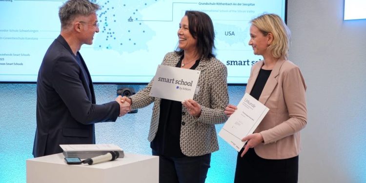 Preis für digitale Schulentwicklung der Till-Eulenspiegel-Schule