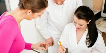Regelmäßige Vorsorge schützt das Gebiss vor dem Zahn der Zeit