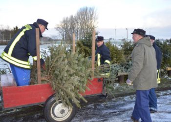 Winterlagerfeuer bei der Feuerwehr Steinhorst
