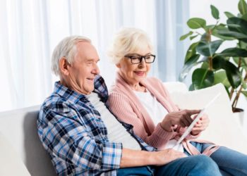 Online-Programm für Angehörige von Krebspatienten um Informationen zu Blutkrebs und Hautkrebs erweitert