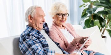 Online-Programm für Angehörige von Krebspatienten um Informationen zu Blutkrebs und Hautkrebs erweitert