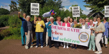 Omas gegen Rechts im Kreis feiern 5-jähriges Bestehen