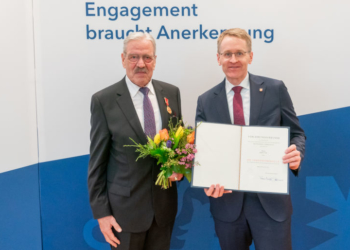 Martin Voß für jahrzehntelanges Engagement ausgezeichnet