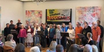‚POLITICALied‘ lädt zu einem offenen Chorworkshop gegen Rassismus